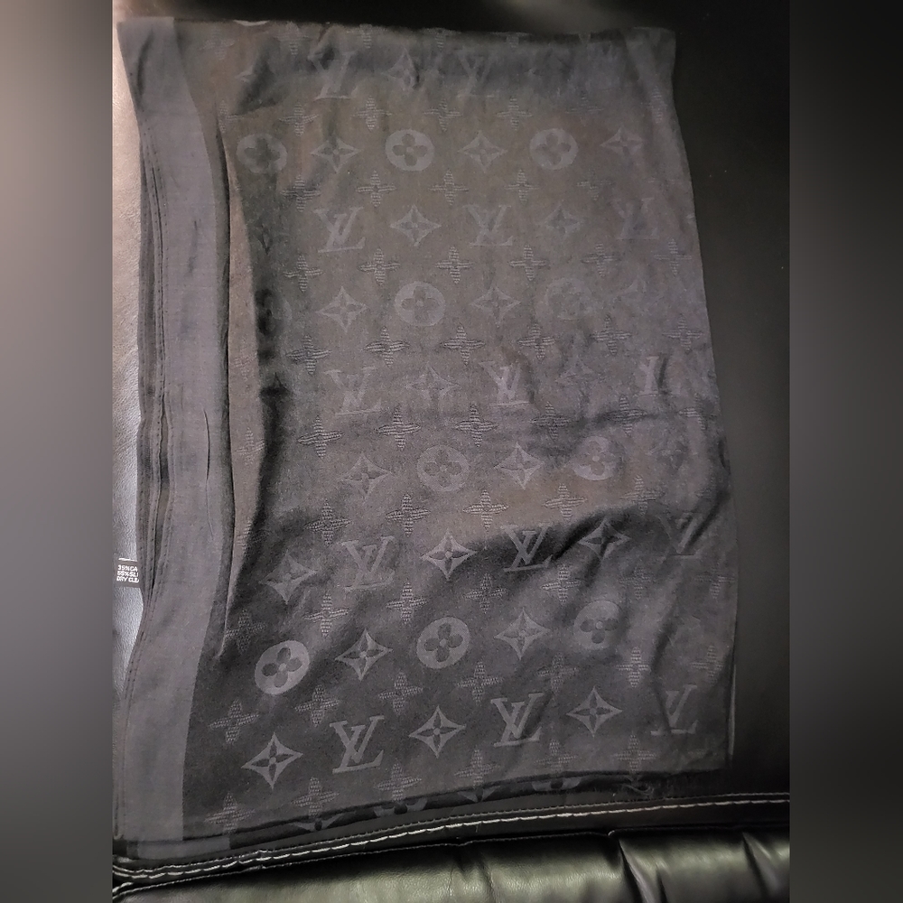 Scarf - Picture 5 of 6
